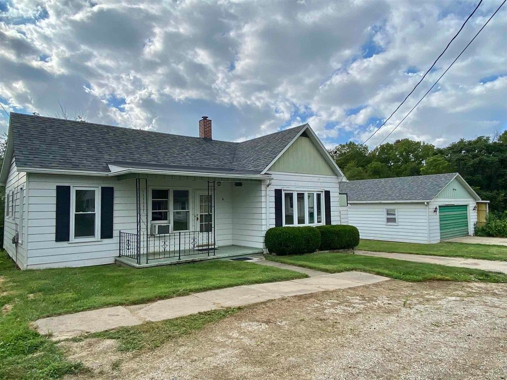 304 N Central Ave, Saint David, IL 61563