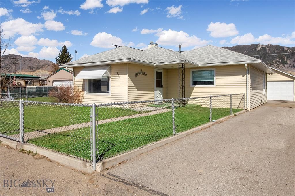 1818 Stuart Ave, Butte, MT 59701