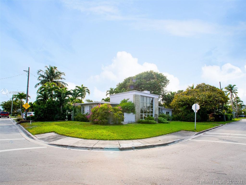 9488 Byron Ave, Miami Beach, FL 33154