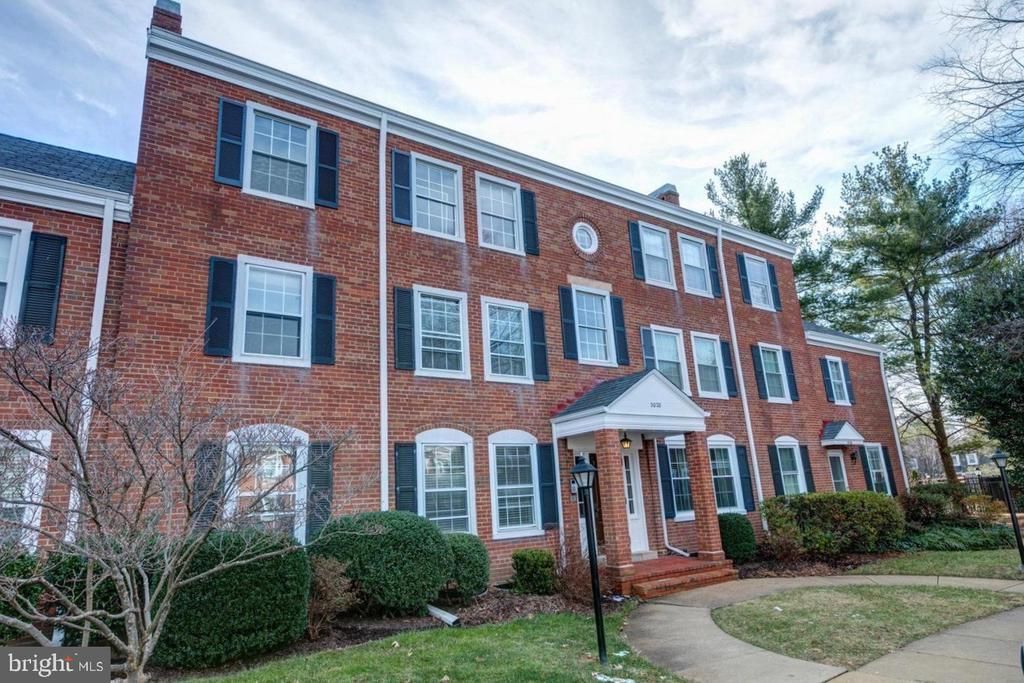3028 S Abingdon St #A1, Arlington, VA 22206