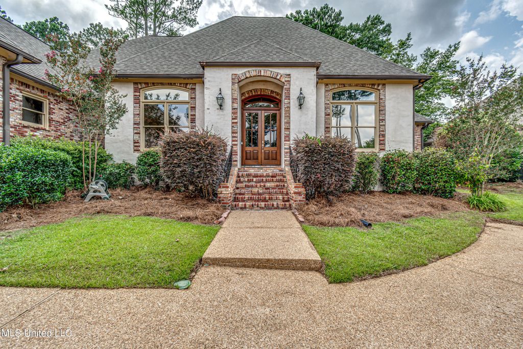 809 Norwich Dr, Madison, MS 39110