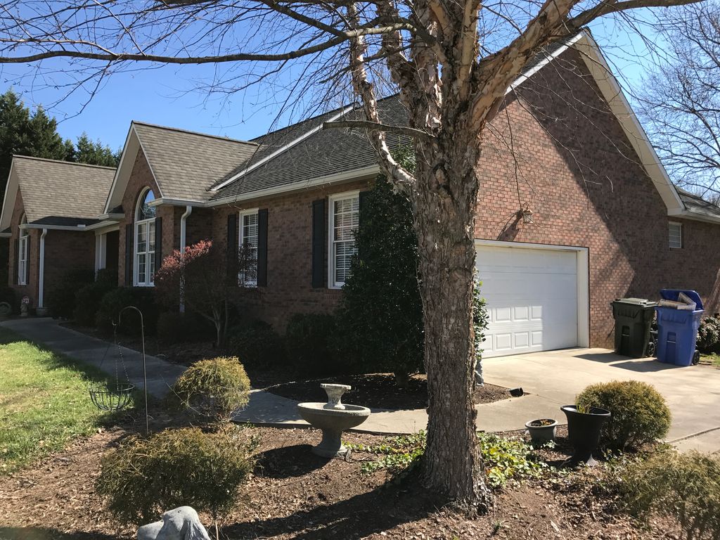 708 Huntingtowne Dr, Kings Mountain, NC 28086