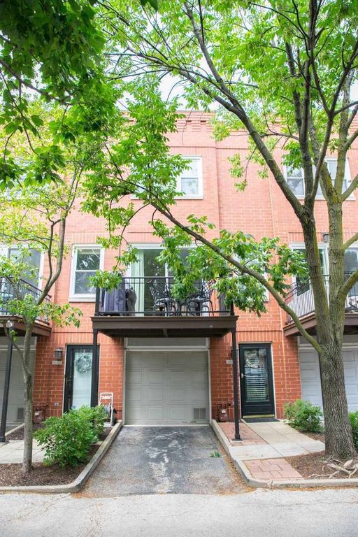 1835 W Oakdale Ave #E, Chicago, IL 60657
