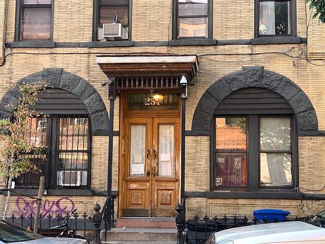 257 Stanhope St, Brooklyn, NY 11237
