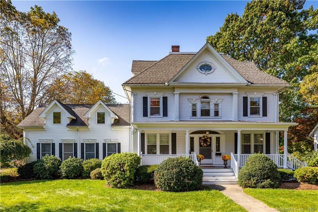33 School St, Enfield, CT 06082