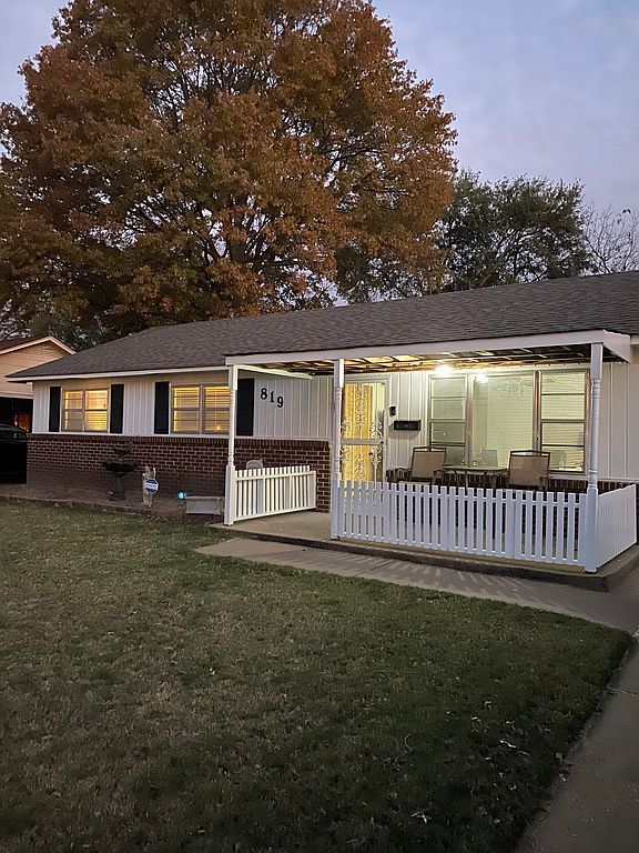 819 Preston Rd, West Memphis, AR 72301