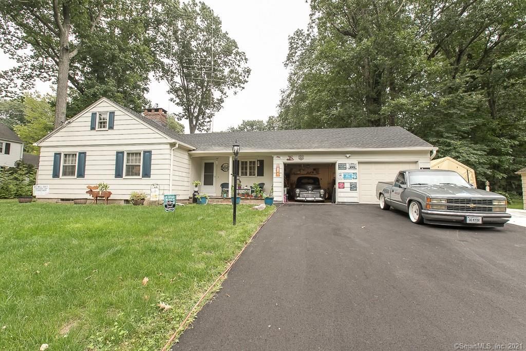 49 Alexander Dr, Meriden, CT 06450