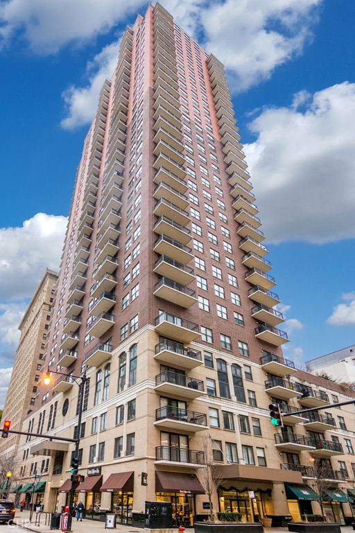 41 E 8th St #2003, Chicago, IL 60605 | Trulia