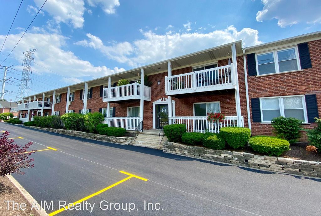 559 Maple Ave #6, Lisle, IL 60532