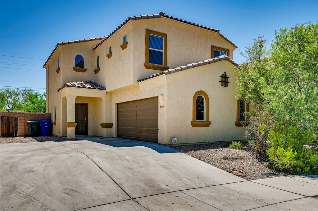 8904 E Abrams Loop, Tucson, AZ 85710