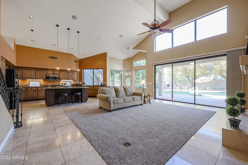 672 W Honeysuckle Dr, Chandler, AZ 85248