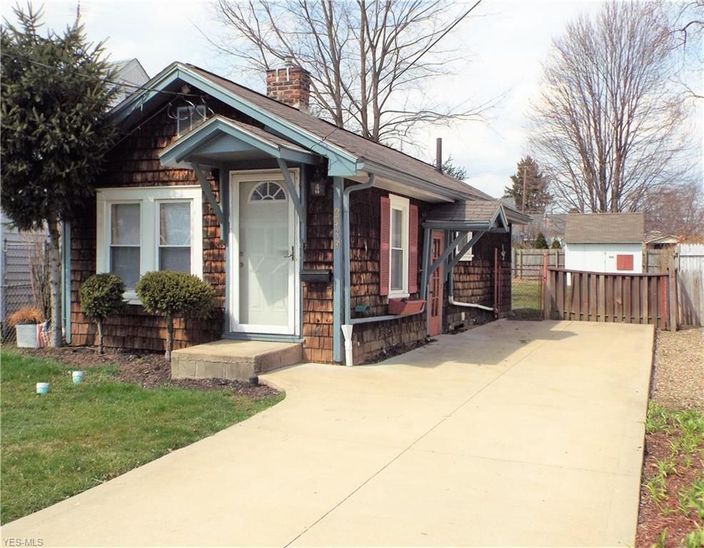 2433 43rd St NW, Canton, OH 44709