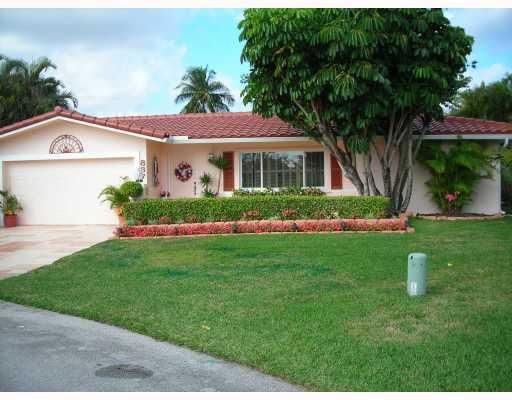 837 W Plantation Cr, Plantation, FL 33324 - See Est. Value, Schools & More