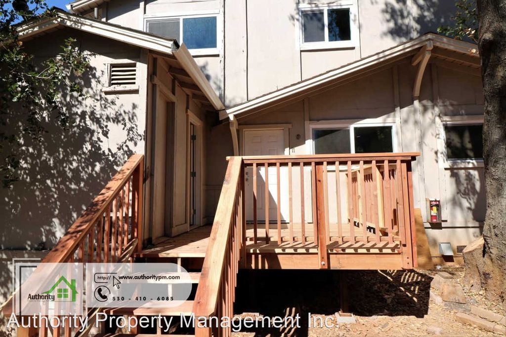 835 Camino Ct, Redding, CA 96002