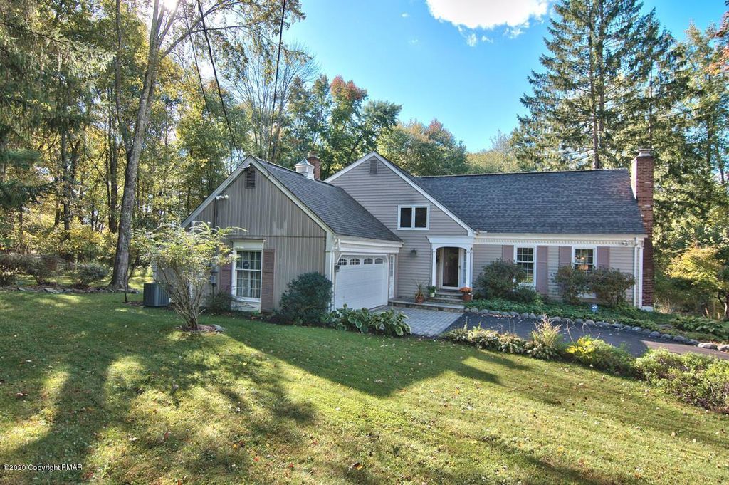 128 Stoneleigh Dr, East Stroudsburg, PA 18301 3 Bed, 3 Bath Single