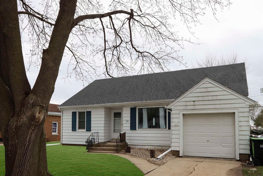 318 S  Division St, Waupun, WI 53963