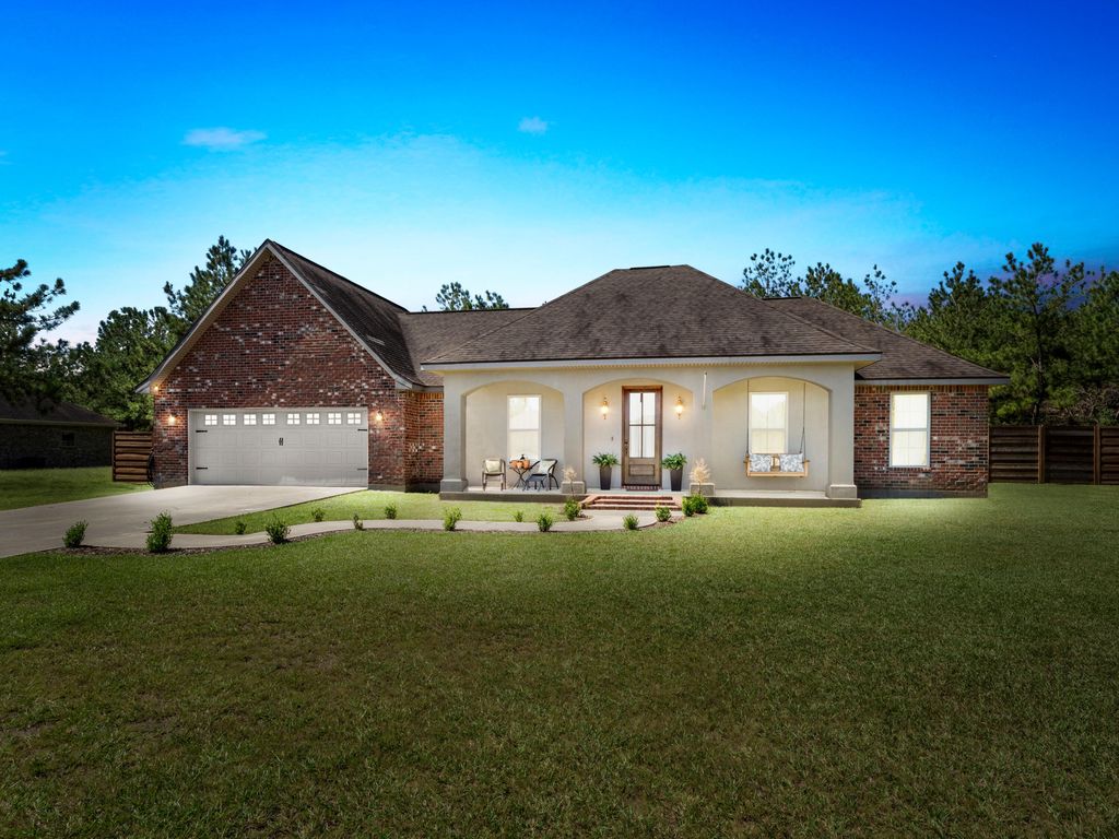 188 Aidan St, Leesville, LA 71446