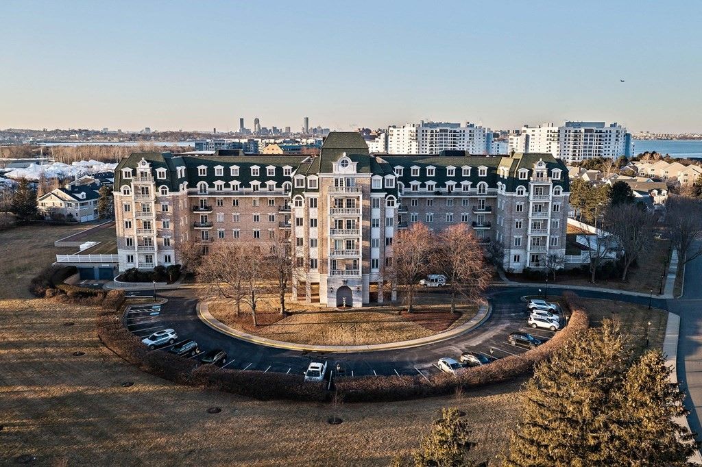 100 Marina Dr #615, Quincy, MA 02171