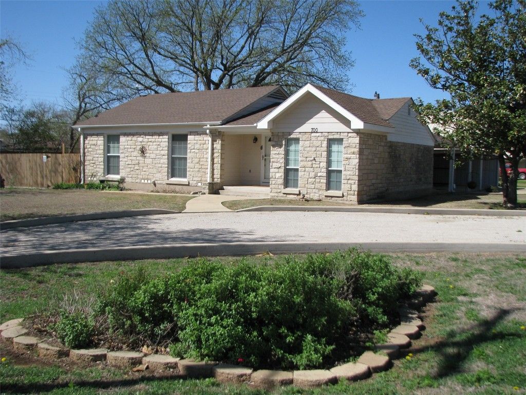 700 Front St, Front, TX 76437