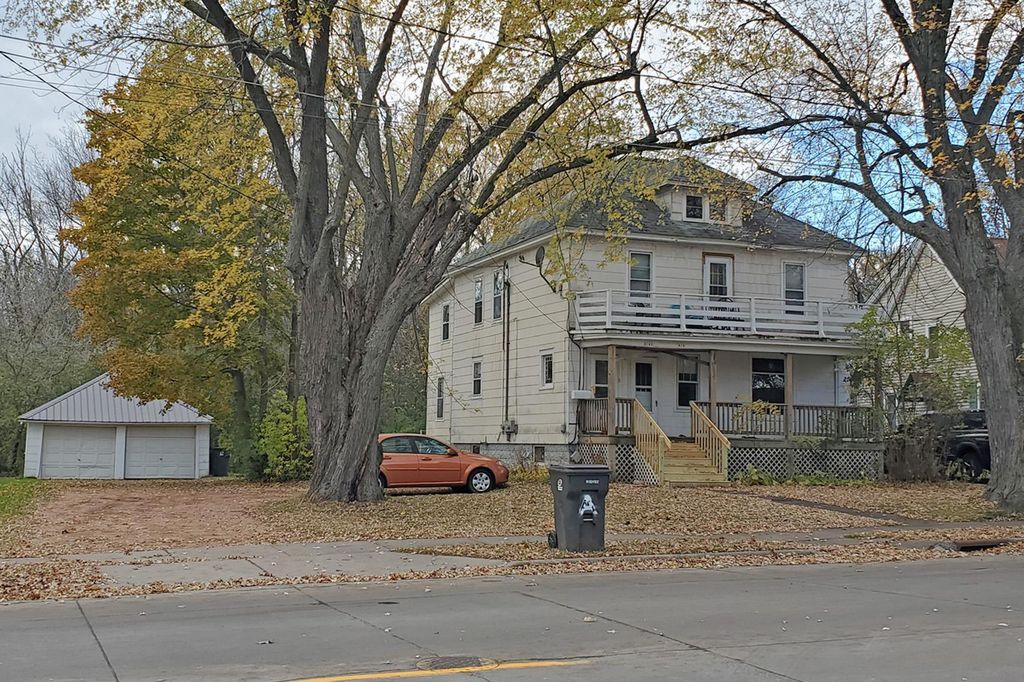 818 S  Oak Ave, Marshfield, WI 54449