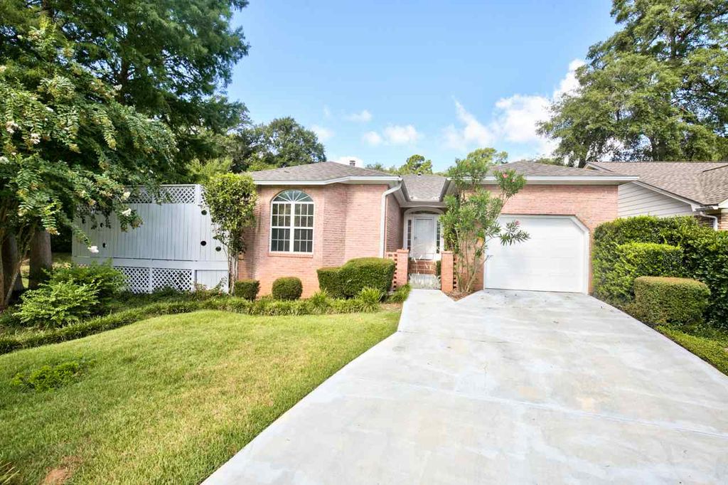 4277 River Chase, Tallahassee, FL 32309