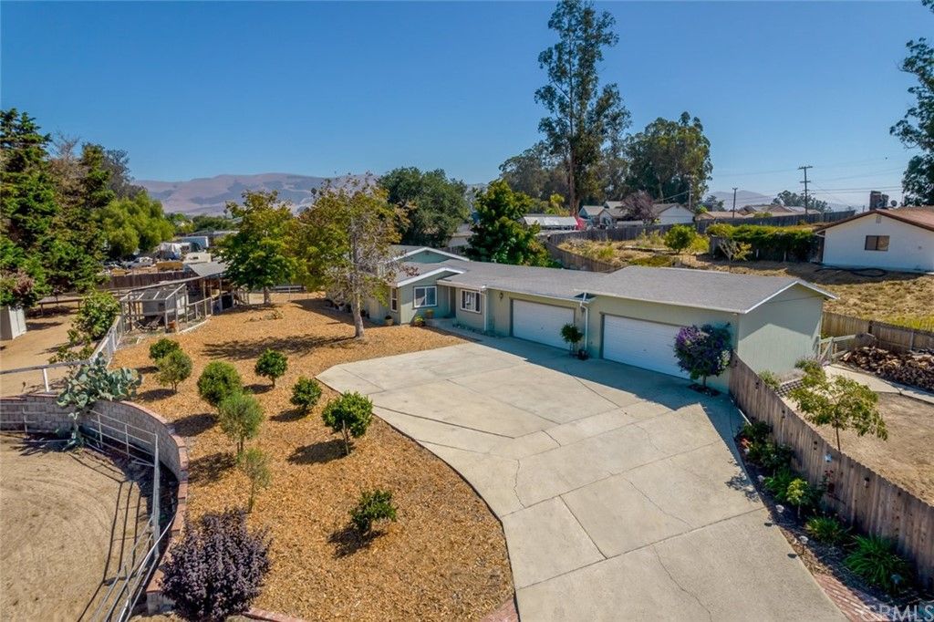585 Peacock Way, Nipomo, CA 93444