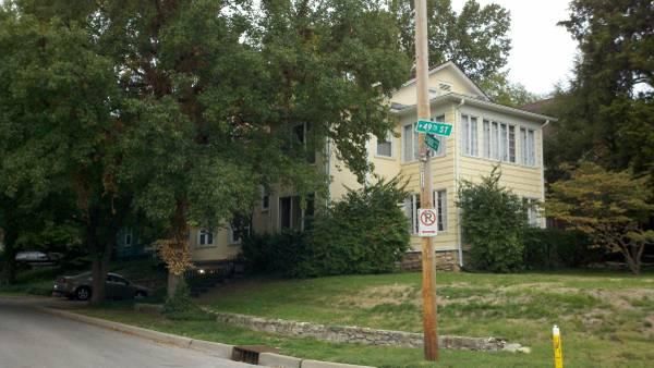 1100 W 49th St #2, Kansas City, MO 64112