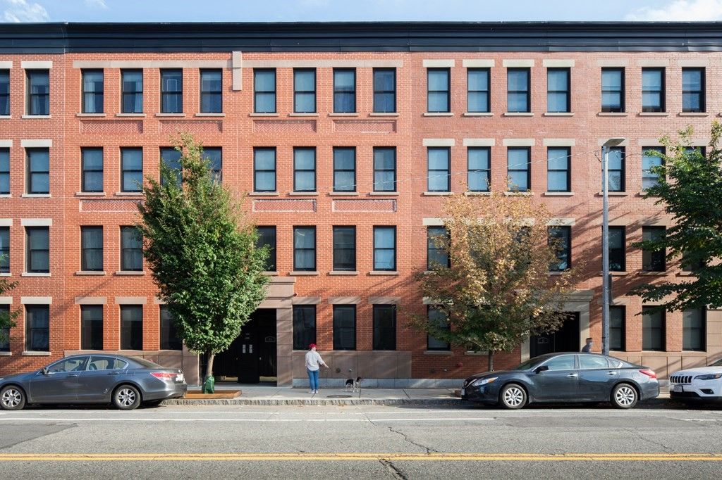 45 Chelsea St #1, Boston, MA 02128