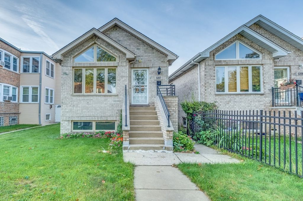 5207 W Winona St, Chicago, IL 60630