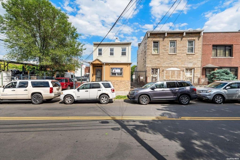 38-21 Woodside Avenue, Flushing, NY 11377