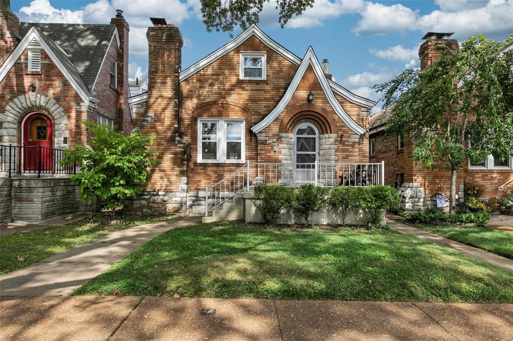 5767 Delor St, Saint Louis, MO 63109