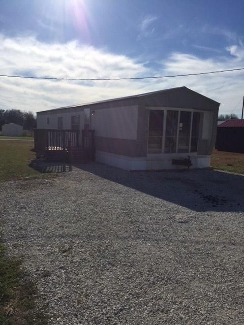 10559 Fairway Loop, Carthage, MO - 2 Bed, 1 Bath Mobile / Manufactured