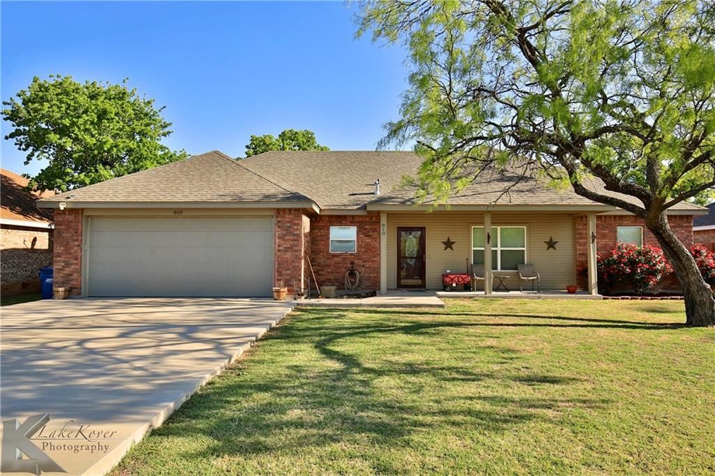 810 Tanglewood Dr, Clyde, TX 79510