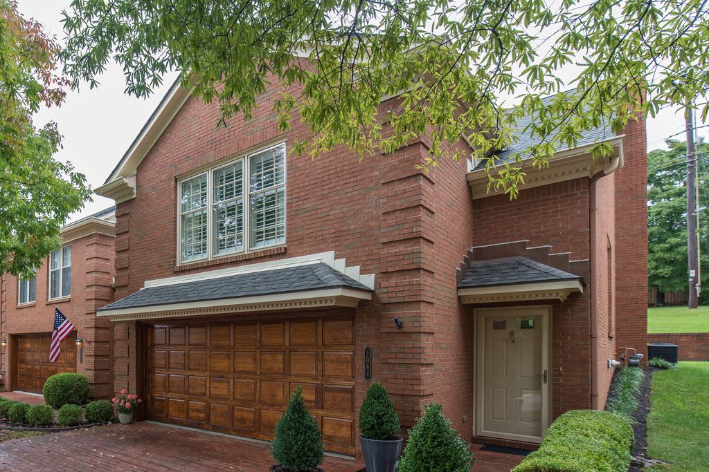 1084 Taborlake Dr, Lexington, KY 40502