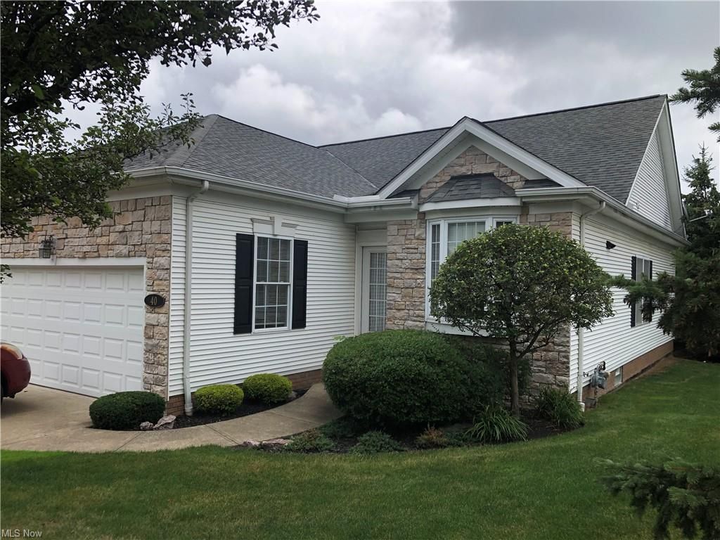 40 Gullybrook Ln, Willoughby, OH 44094