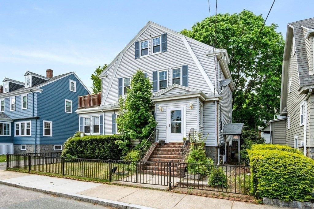 14 Huron Cir, Dorchester, MA 02124