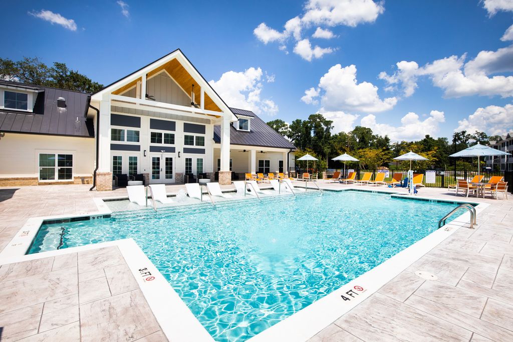 10 Shell Creek Dr, Beaufort, SC 29902