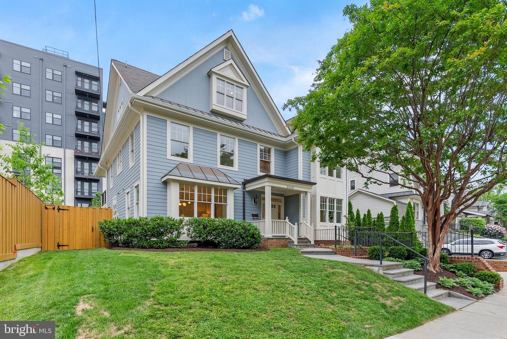 8008 Glenbrook Rd, Bethesda, MD 20814