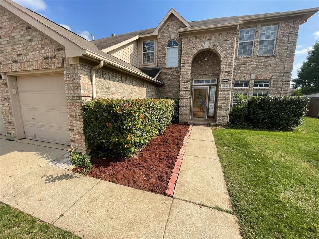 5228 Dillon Cir, Haltom City, TX 76137