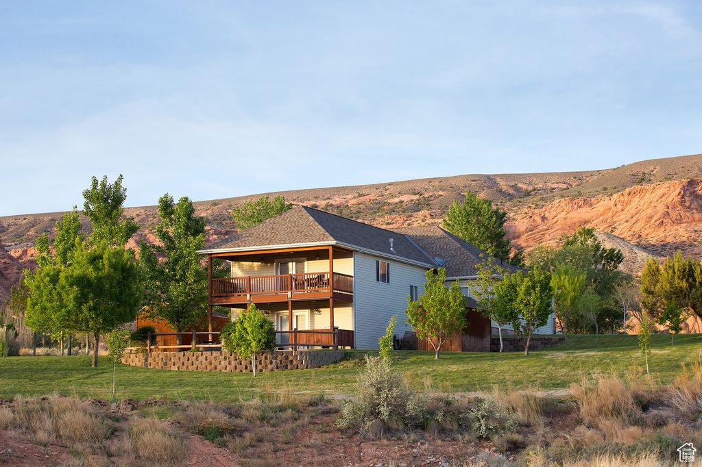 98 E  Mount Peale Dr, Moab, UT 84532
