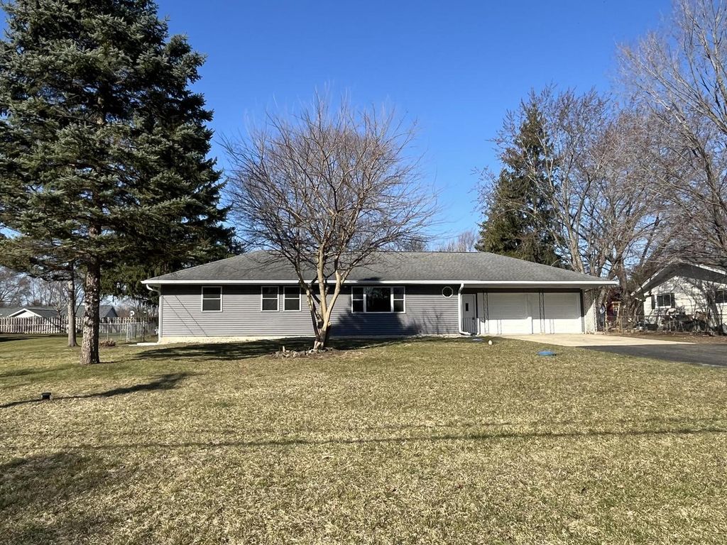 N1573 County Road K, Fort Atkinson, WI 53538