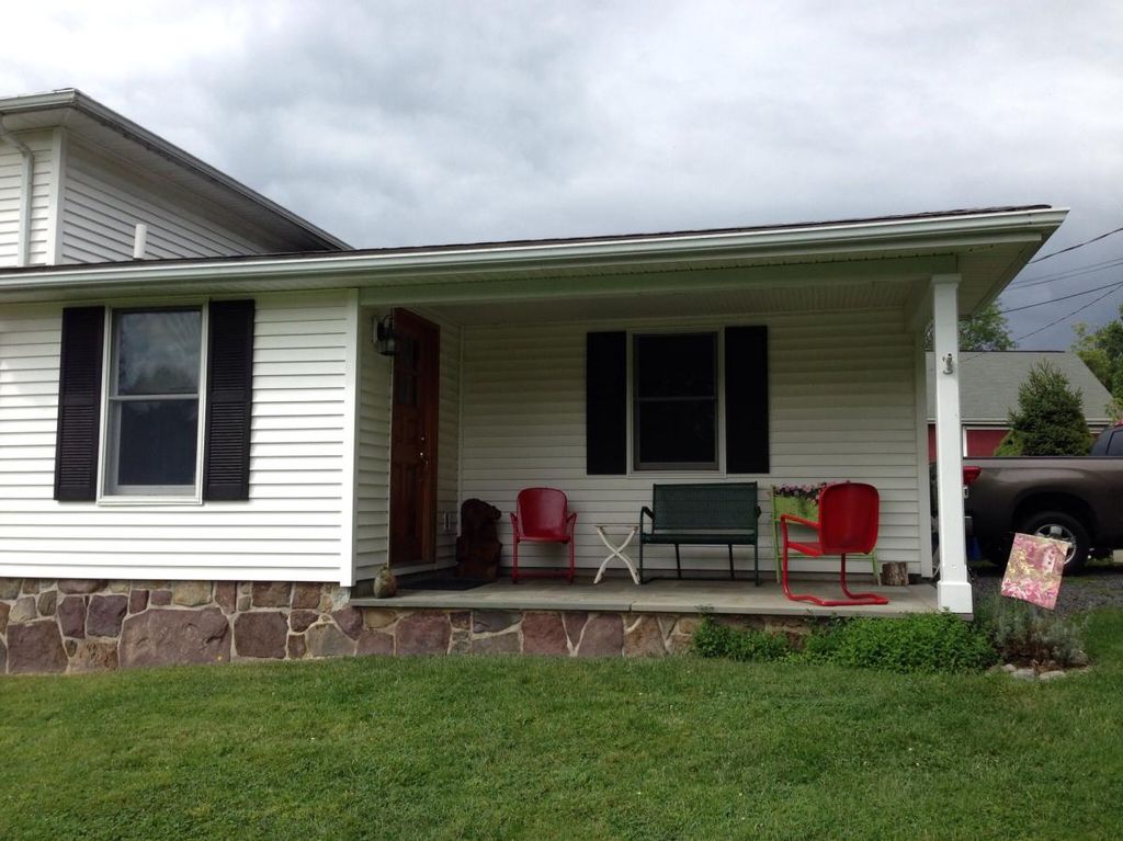 194 Locktown Flemington Rd, Flemington, NJ 3 Bed, 2 Bath Single