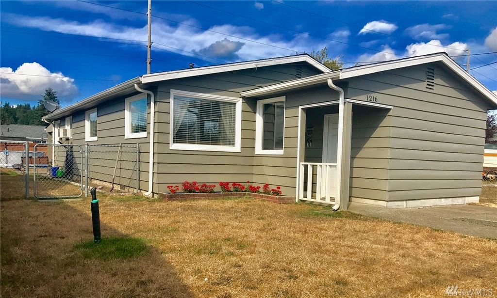 1216 W Anderson St, Elma, WA 3 Bed, 1 Bath SingleFamily Home 3