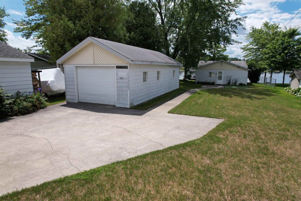 231 S Scott Dr, Farwell, MI 48622 Trulia