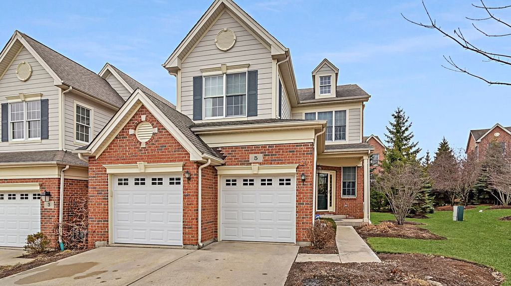 5 Winged Foot Dr, Hawthorn Woods, IL 60047