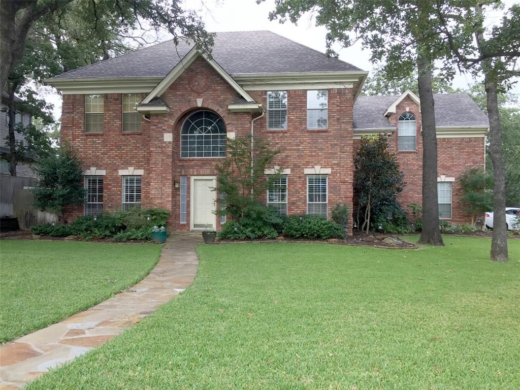 7100 Forestburg Dr, Arlington, TX 76001
