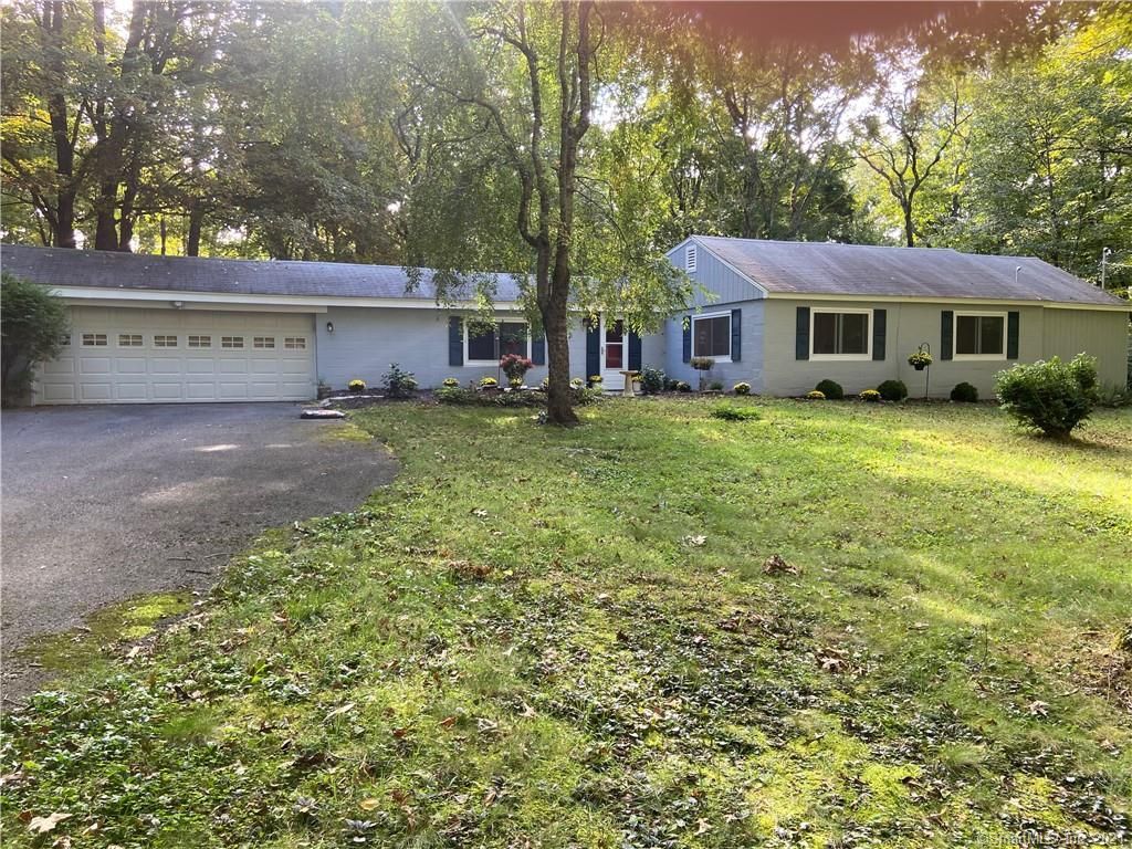 686 Judd Rd, Southbury, CT 06488