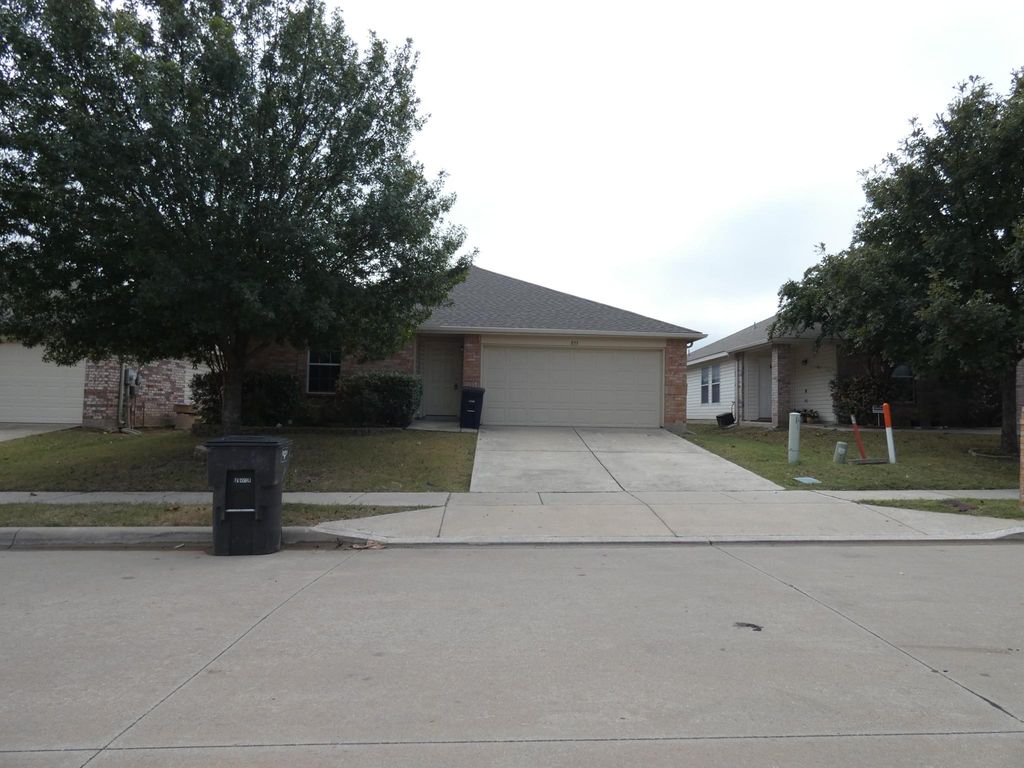 833 Santa Rosa Dr, Haslet, TX 76052