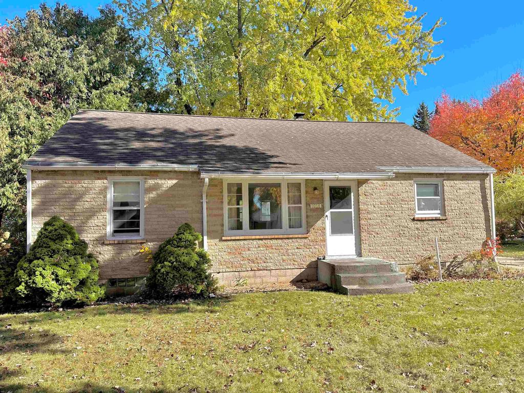 1014 S Lincoln St, Shawano, WI 54166 Trulia