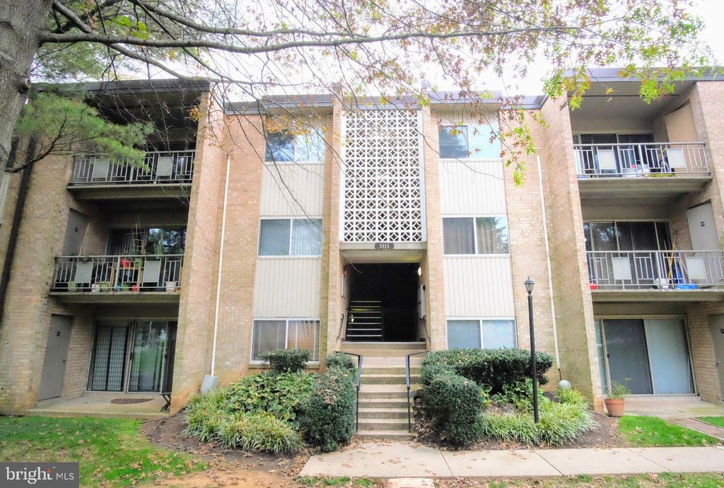 5113 Crossfield Ct #265, Rockville, MD 20852